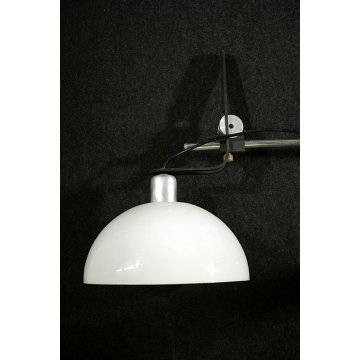 LAMPADA APPLIQUE A BRACCIO VINTAGE METALLO CROMATO PARALUME PLASTICA OPALINO '70