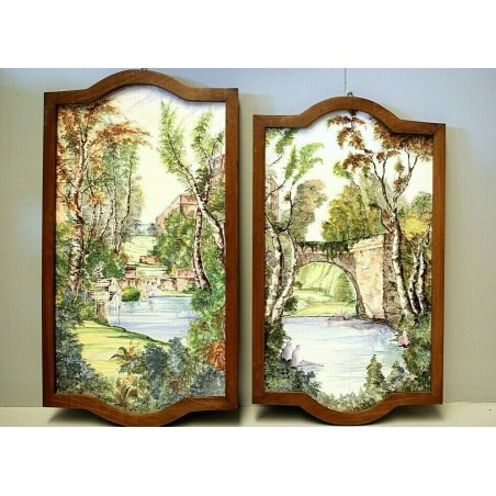 COPPIA PIASTRELLA FORMELLA CERAMICA  DIPINTO PAESAGGIO FIGURE GIARDINO LAGO 71