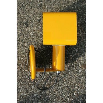 LOTTO N°9 SPOTLIGHT FARETTO PARETE METALLO GIALLO YELLOW  WALL LAMP APPLIQUE '70