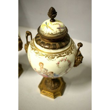 ANTICA COPPIA  VASI Sevres Limoges PORCELLANA BRONZO SCENA ROMANTICA DAME PUTTI 