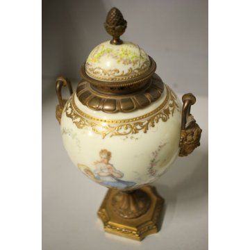 ANTICA COPPIA  VASI Sevres Limoges PORCELLANA BRONZO SCENA ROMANTICA DAME PUTTI 
