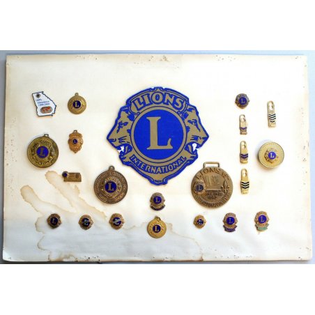LOTTO 21 pin SPILLA Lions CLUB INTERNATIONAL VINTAGE 60s DISTINTIVO EMBLEME LOGO