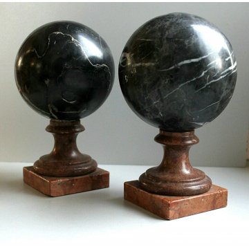  ANTICA COPPIA SCULTURA FERMALIBRO SFERA MARMO NERO DECORAZIONE BALAUSTRA SCALA 