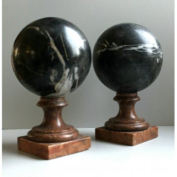  ANTICA COPPIA SCULTURA FERMALIBRO SFERA MARMO NERO DECORAZIONE BALAUSTRA SCALA 