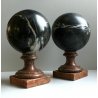  ANTICA COPPIA SCULTURA FERMALIBRO SFERA MARMO NERO DECORAZIONE BALAUSTRA SCALA 
