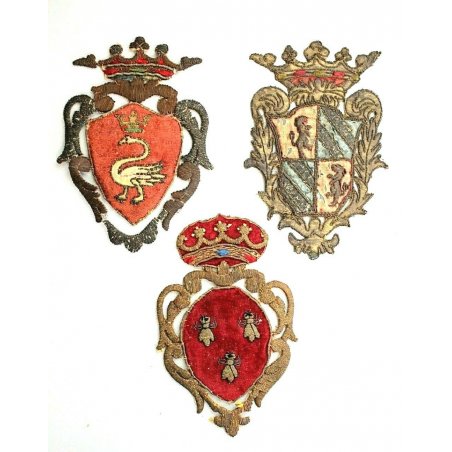 Lotto n° 3 ANTICO STEMMA ARALDICO RICAMATO FAMIGLIA NOBILIARE ITALIANA ARALDICA 