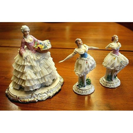 LOTTO n°3 SCULTURE L. Fabris PORCELLANA POLICROMA FIORAIA BALLERINA ROCAILLE 
