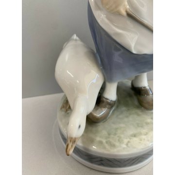 ROYAL COPENHAGEN "DONNA CON OCA" SCULTURA STATUINA IN PORCELLANA N. 527 VINTAGE