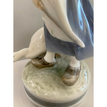 ROYAL COPENHAGEN "DONNA CON OCA" SCULTURA STATUINA IN PORCELLANA N. 527 VINTAGE