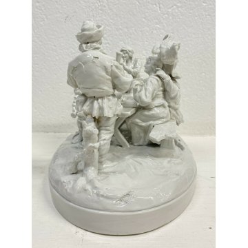 ANTICA GRANDE SCULTURA CERAMICA BIANCA CAPODIMONTE GRUPPO AMICI ANNI 40 TAVOLO