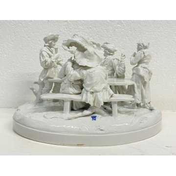 ANTICA GRANDE SCULTURA CERAMICA BIANCA CAPODIMONTE GRUPPO AMICI ANNI 40 TAVOLO