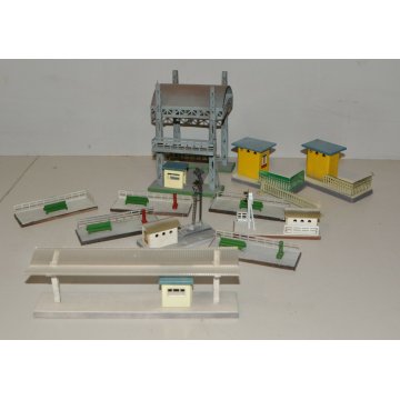 diorama 12 pz fem F E M FERROVIE plastico panchina semaforo pensilina casa latta