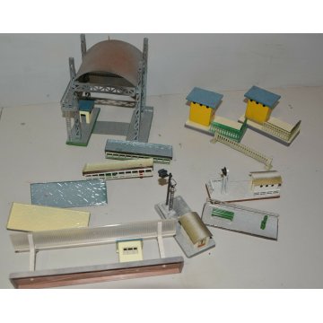 diorama 12 pz fem F E M FERROVIE plastico panchina semaforo pensilina casa latta