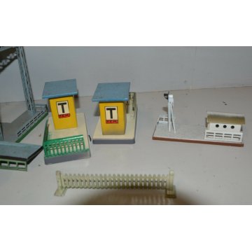diorama 12 pz fem F E M FERROVIE plastico panchina semaforo pensilina casa latta