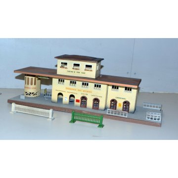 TRENO fem F E M DIORAMA  FERROVIE EST MILANO PUBBLICITARIO STAZIONE TABACCHI BAR