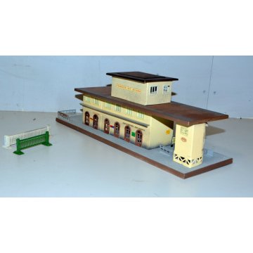TRENO fem F E M DIORAMA  FERROVIE EST MILANO PUBBLICITARIO STAZIONE TABACCHI BAR