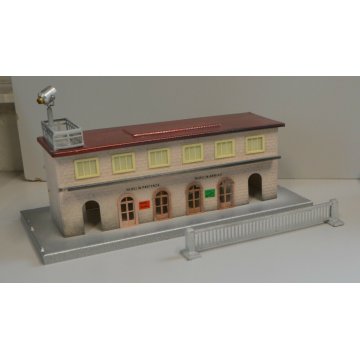 TRENINO fem F E M DIORAMA  FERROVIE PUBBLICITARIO stazione  MERCI CASA UFFICI 