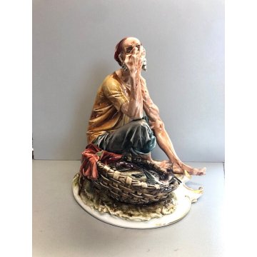 ANTICA SCULTURA CERAMICA Capodimonte PESCATORE PIPA CESTA PESCE ATTR. G. Cappé