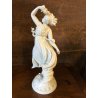 SCULTURA STATUINA CERAMICA BIANCA Capodimonte FANCIULLA DANZANTE CORONA ALLORO