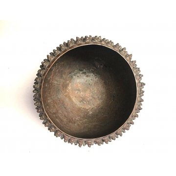 ANTICO VASO BRONZO TONDO ARTE ORIENTALE DECORO RILIEVO RICCI TESTA di BUDDHA 