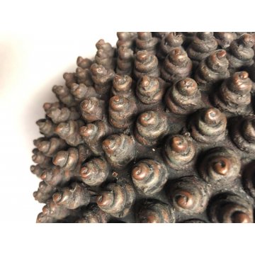 ANTICO VASO BRONZO TONDO ARTE ORIENTALE DECORO RILIEVO RICCI TESTA di BUDDHA 
