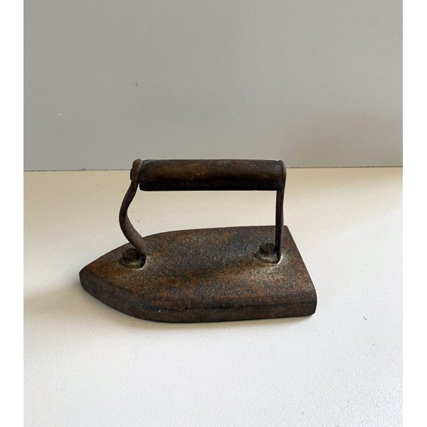 Toppa Termoadesiva DDR U24 - 9 X 6 Cm - Applicabile Con Ferro Da Stiro O Cucitura