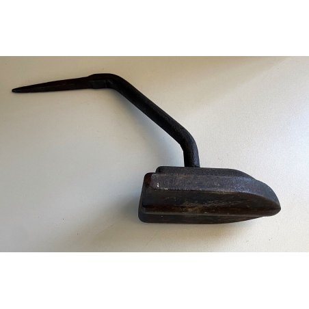 RARO ANTICO FERRO DA STIRO manico lungo PIEGA SULLA PIASTRA 1700 antique iron