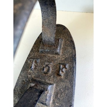RARO ANTICO FERRO DA STIRO punta rotonda sagoma barca T5F CAPPELLO antique iron