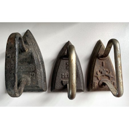 LOTTO 3 PEZZI ANTICO FERRO DA STIRO VARI 1800 antique iron 