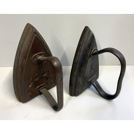 LOTTO 2 PEZZI ANTICO FERRO DA STIRO VARI 1800 antique iron 