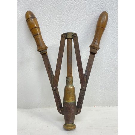 ANTICO IMBOTTIGLIATORE TAPPATORE BOTTIGLIE VINO BREVETTI VOGLIOTTI TORINO OTTONE