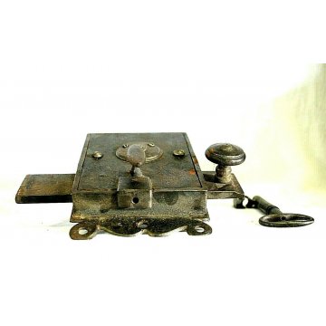 GRANDE RARA ANTICA SERRATURA ferro battuto con CHIAVE 1600 DOOR LOCK IRON KEY   