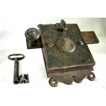 GRANDE RARA ANTICA SERRATURA ferro battuto con CHIAVE 1600 DOOR LOCK IRON KEY   