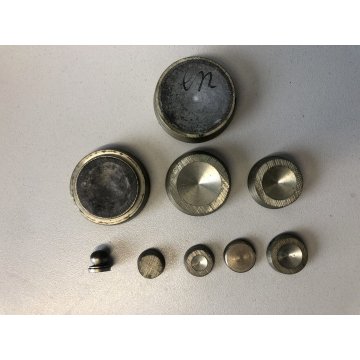 ANTICA RARA BILANCIA POSTALE VITTORIANA 2 PIATTI 9 PESI TECA VETRO BASE LEGNO