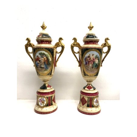 ANTICA COPPIA VASO PORCELLANA COPERCHIO MANICI CHIMERA ORO MEDAGLIONI ISTORIATI