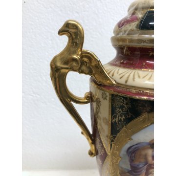 ANTICA COPPIA VASO PORCELLANA COPERCHIO MANICI CHIMERA ORO MEDAGLIONI ISTORIATI