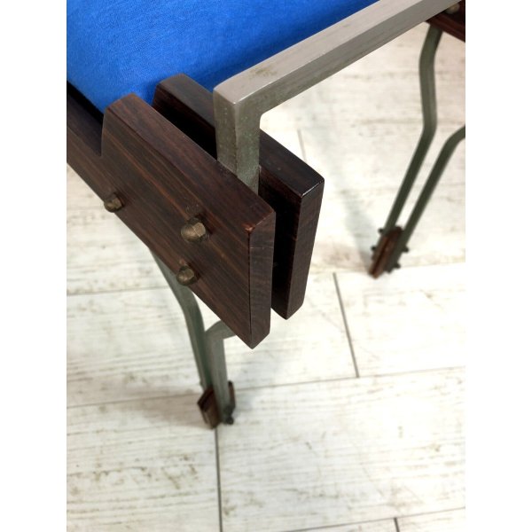 Baxton Studio Elia Panca Moderna Mid-Century – Imbottita In Tessuto Grigio Chiaro, Struttura In Legno Di Noce, Con Bottoni Trapuntati, Dimensioni 109x40x45 Cm