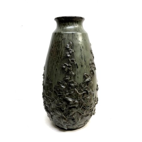 ANTICO VASO CERAMICA SMALTATA FIRMATO DECORO BASSORILIEVO EDERA ART DECO '900