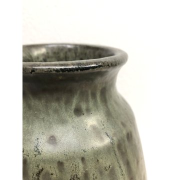 ANTICO VASO CERAMICA SMALTATA FIRMATO DECORO BASSORILIEVO EDERA ART DECO '900