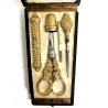 ANTICO SET STRUMENTI CUCITO VITTORIANO ORO 18k CUSTODIA LEGNO LACCATO  '800