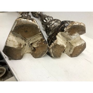 COPPIA ANTICO CANDELABRO TORCERE ALTARE LEGNO DECORO FOGLIA ARGENTO 61,5 cm/h