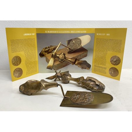 SCULTURA CAZZUOLA E MARTELLO AMERIGO TOT ANNO SANTO 135/976 BRONZO 1975 MURATORE