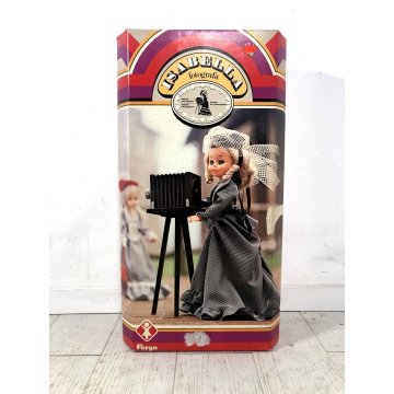 BAMBOLA VINTAGE DOLL furga Isabella Fotografa 45 cod. 4730 SERIE DAMINE 1970