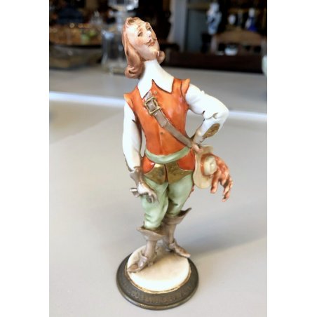 ANTICA FIGURA CERAMICA CAPODIMONTE MOSCHETTIERE "Athos" G. Cappè 15 cm/h  '900