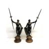COPPIA ANTICO BRONZO GUERRIERO CAVALIERE MEDIOEVALE ARMATURA SCUDO SPADA LANCIA