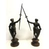 COPPIA ANTICO BRONZO GUERRIERO CAVALIERE MEDIOEVALE ARMATURA SCUDO SPADA LANCIA