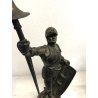 COPPIA ANTICO BRONZO GUERRIERO CAVALIERE MEDIOEVALE ARMATURA SCUDO SPADA LANCIA