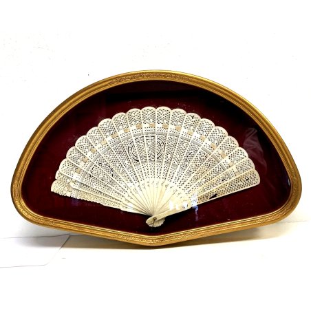 ANTICO VENTAGLIO VINTAGE DECORO TRAFORATO SCIMMIE ART DECO' TECA LEGNO ORO '900