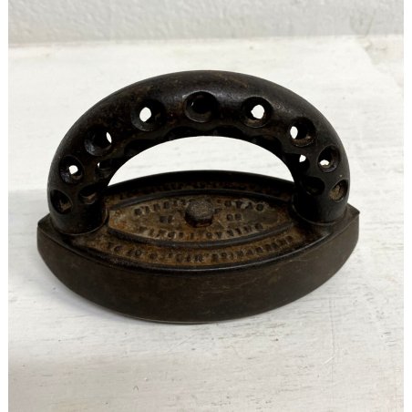 RARO ANTICO FERRO DA STIRO AMERICANO fine 1800 old iron GHISA firmato ENTERPRICE