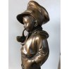 ANTICO BRONZO SCULTURA "Comme Papa" BAMBINO MONELLO GAVROCHE MANI IN TASCA PIPA